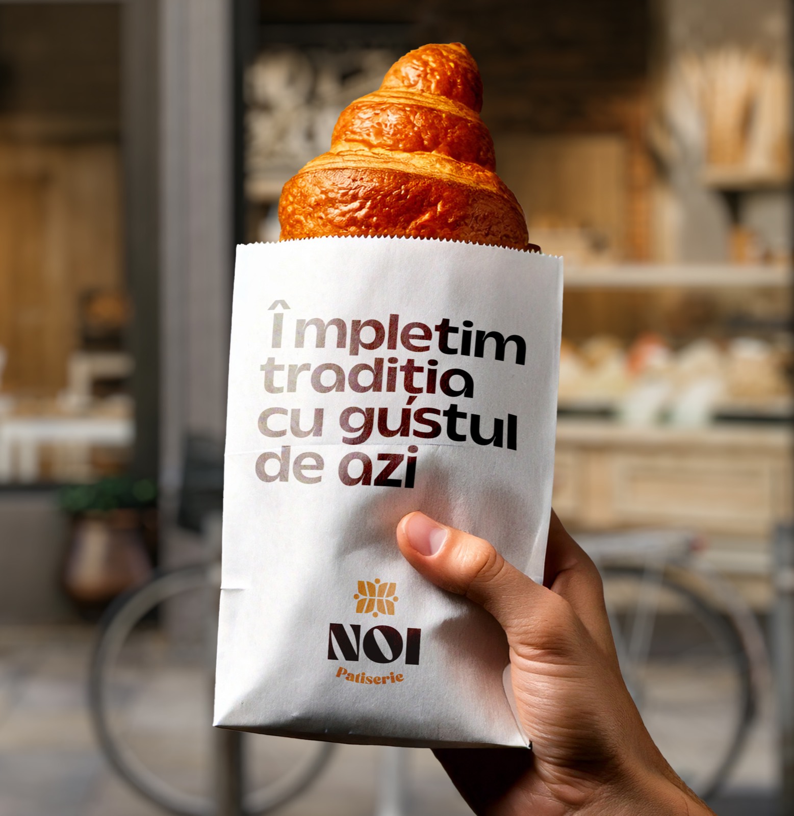 Croasant proaspăt într-o pungă NOI Patiserie